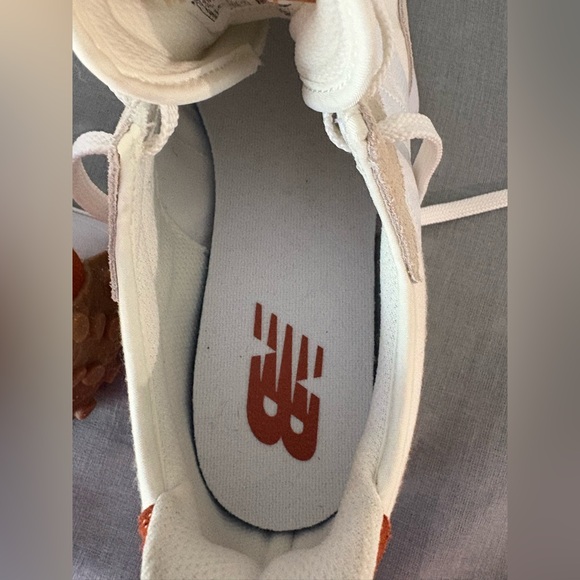 New Balance 327 Sneaker Sea Salt/Rust Oxide Suede NWOT Size 10 Women’s - Picture 13 of 14